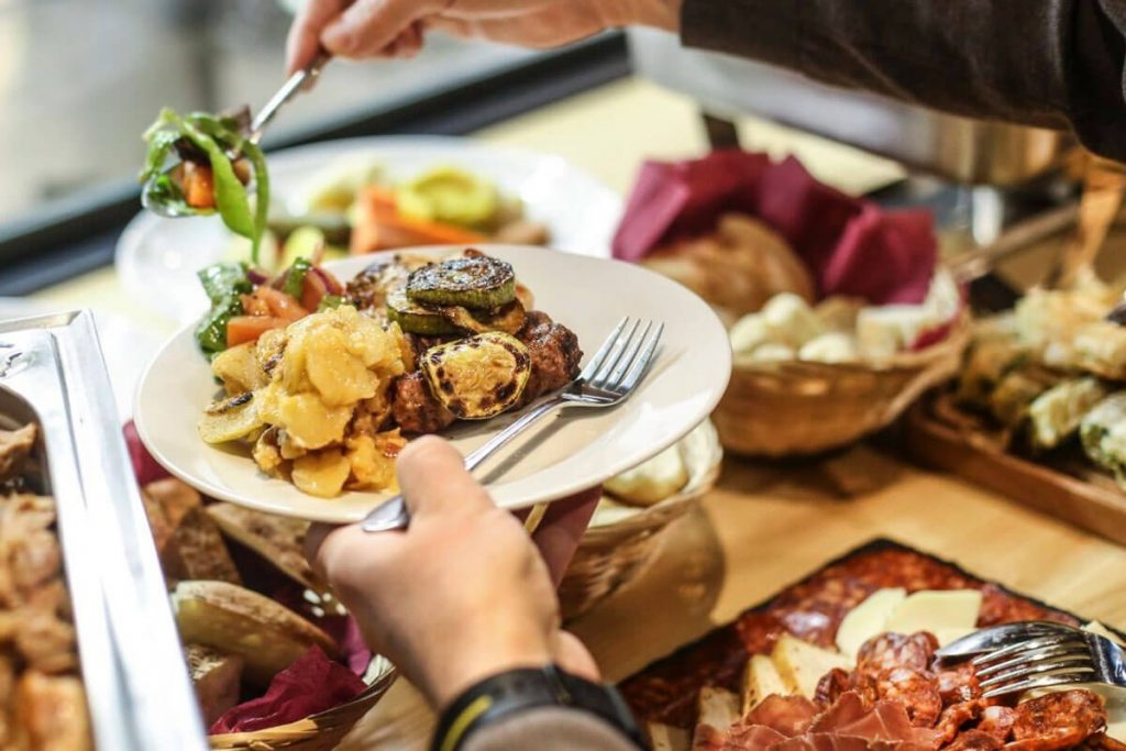 مطاعم عائلية رخيصة بالرياض