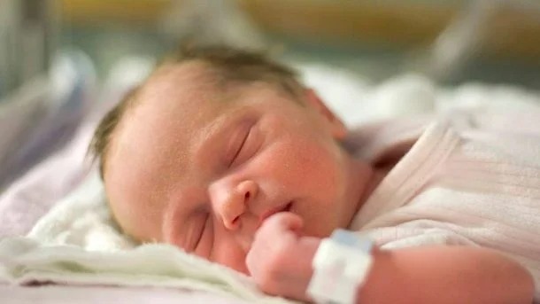  حالات واتساب عن المولود الجديد