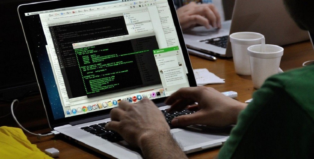 كم راتب مبرمج في قطر؟