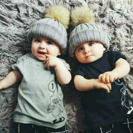 صور اطفال توام 2022