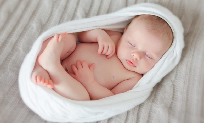 ماذا يكتب على ظرف المولود؟