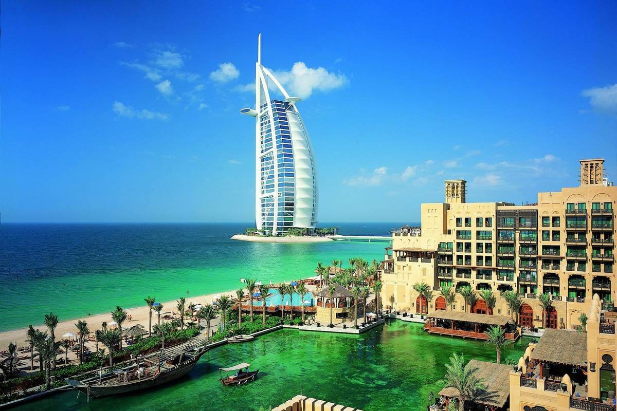 أشهر المنتجعات السياحية  المميزة في دبي